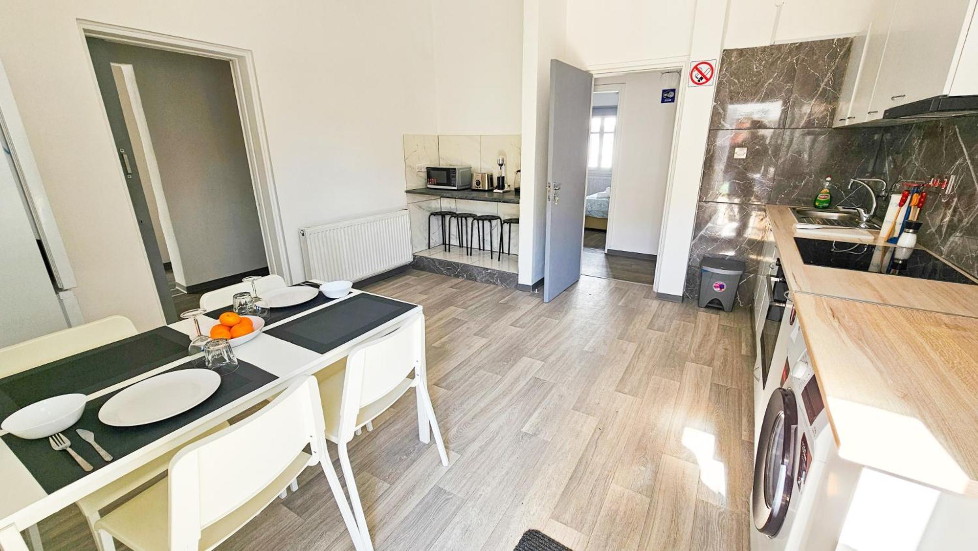 The Lemon Tree Hostel Larnaca Ngoại thất bức ảnh