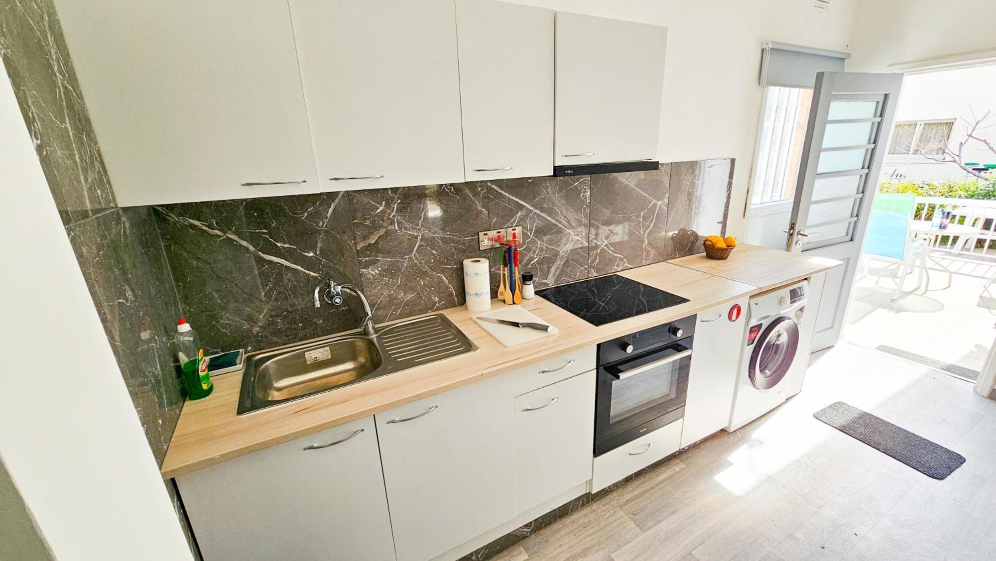 The Lemon Tree Hostel Larnaca Ngoại thất bức ảnh
