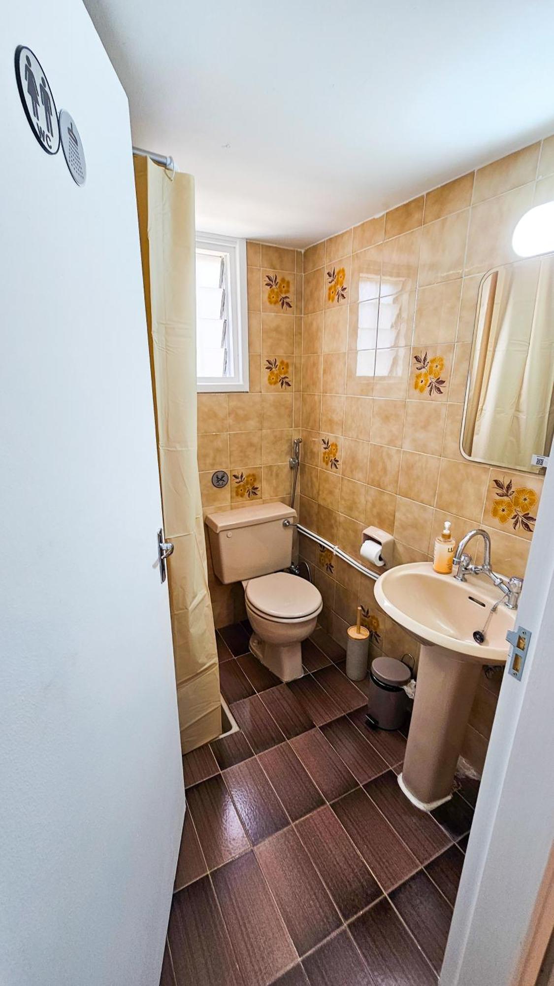The Lemon Tree Hostel Larnaca Ngoại thất bức ảnh